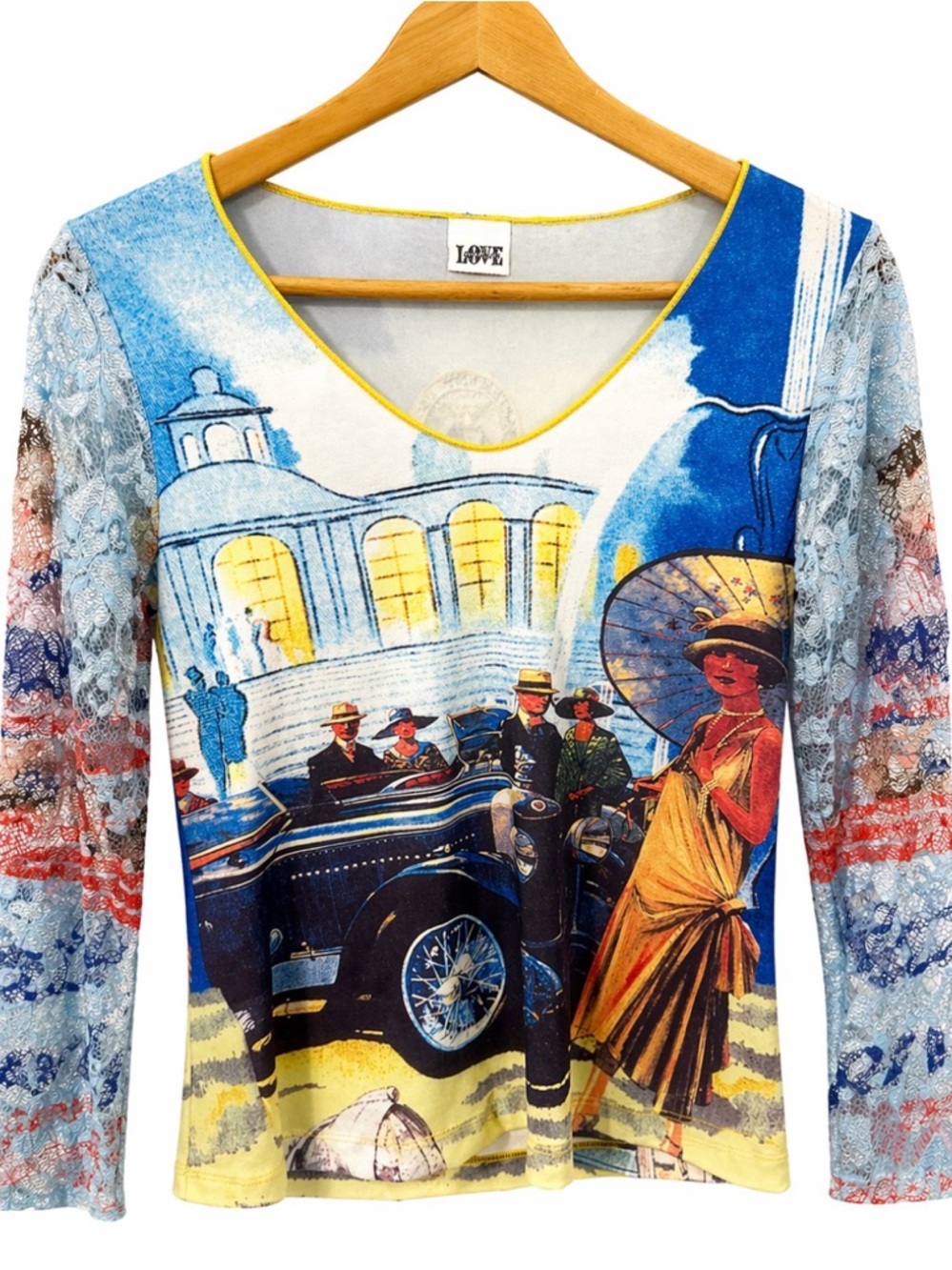 Love Amour Art Print Lace Sleeve Top 🎨